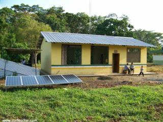 Sistema Solar Fotovoltaico Paneles en Lorenzo Tiendas Comunales Sucumbios Rio Putomayo Red de Mujeres